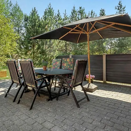 Nice Home In Blavand With Sauna *